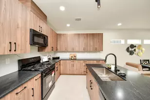 319 E Gulf St, Baytown, TX 77520 - Photo 5