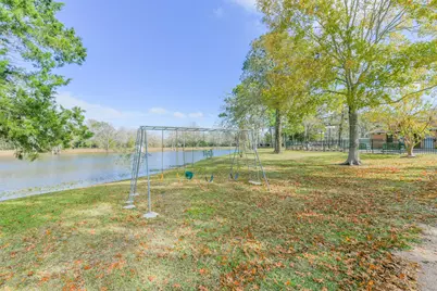202 Victoria Way, Friendswood, TX 77546 - Photo 33