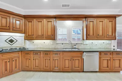 202 Victoria Way, Friendswood, TX 77546 - Photo 9