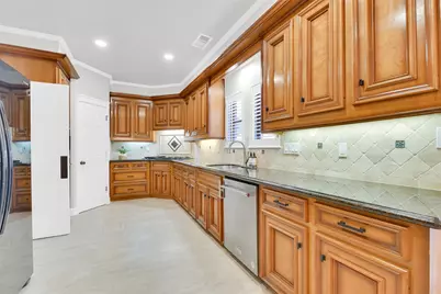 202 Victoria Way, Friendswood, TX 77546 - Photo 11