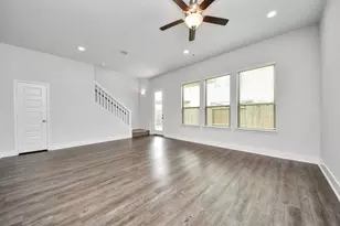 4423 Santorini Ln, Houston, TX 77045 - Photo 15