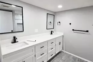 310 Paddock Rd, Willis, TX 77378 - Photo 7