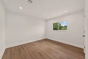 11812 Chanteloup Dr, Houston, TX 77047 - Photo 35