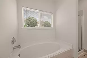 11812 Chanteloup Dr, Houston, TX 77047 - Photo 23