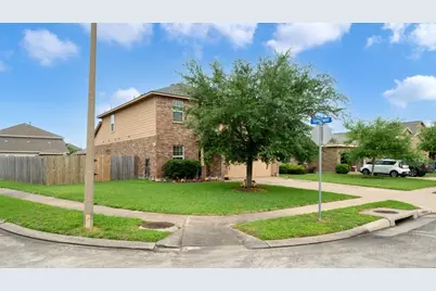 2201 Moonstone Court, Texas City, TX 77591 - Photo 3