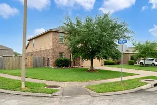 2201 Moonstone Ct, Texas City, TX 77591 - Photo 3