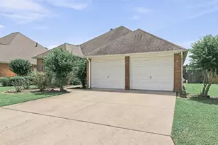2107 Ave K, Nederland, TX 77627 - Photo 3