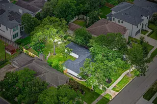 4626 Holly St, Bellaire, TX 77401 - Photo 35