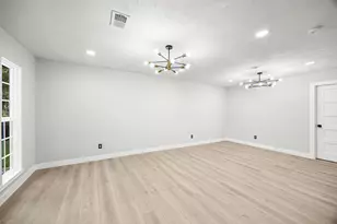 4626 Holly St, Bellaire, TX 77401 - Photo 9