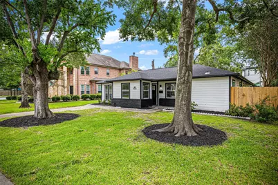 4626 Holly Street, Bellaire, TX 77401 - Photo 3