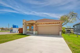 1107 W 2nd St, Freeport, TX 77541 - Photo 3