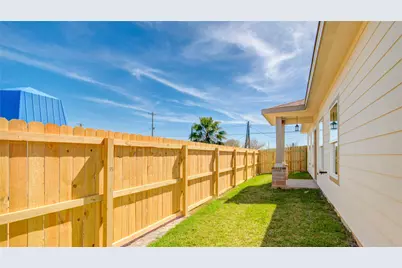 1107 W 2nd Street, Freeport, TX 77541 - Photo 27