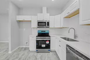 1107 W 2nd St, Freeport, TX 77541 - Photo 11