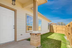 1107 W 2nd St, Freeport, TX 77541 - Photo 25