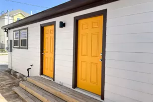 201 Eastwood St, Houston, TX 77011 - Photo 3
