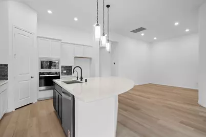 10710 Yellow Wild Indigo Lane, Cypress, TX 77433 - Photo 5