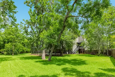 121 Catalpa Street, Lake Jackson, TX 77566 - Photo 3