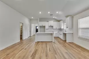 3206 Emerald Hls Dr, Angleton, TX 77515 - Photo 5