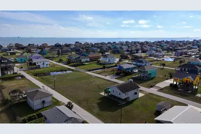 908 West Lane, Crystal Beach, TX 77650 - Photo 17