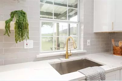 426 N Holland Street, Bellville, TX 77418 - Photo 7