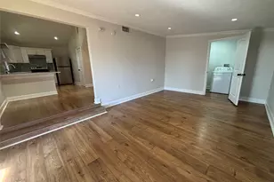 426 N Holland St, Bellville, TX 77418 - Photo 3