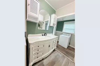 515 E Correll, El Campo, TX 77437 - Photo 17