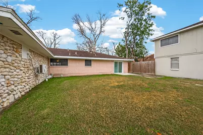 10 Ferguson Street, Baytown, TX 77520 - Photo 5