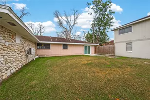 10 Ferguson St, Baytown, TX 77520 - Photo 5