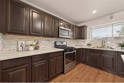 10 Ferguson Street, Baytown, TX 77520 - Photo 1