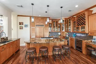 313 Harborside Cir, Kemah, TX 77565 - Photo 9