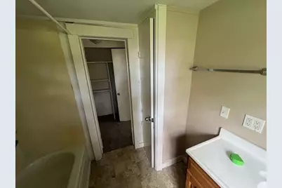 1414 Avenue K, Danbury, TX 77534 - Photo 17