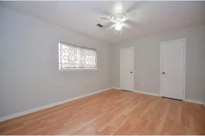 10711 Sharpview Drive, Houston, TX 77072 - Photo 19