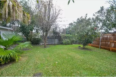 10711 Sharpview Drive, Houston, TX 77072 - Photo 3