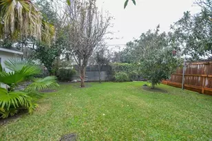 10711 Sharpview Dr, Houston, TX 77072 - Photo 3