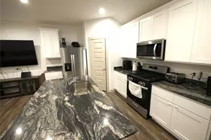 1044 Marina Bay Dr, Alvin, TX 77511 - Photo 5