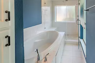 129 Springs Edge Dr, Conroe, TX 77356 - Photo 15