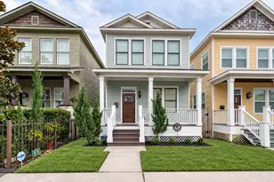 426 W 25th St, Houston, TX 77008 - Photo 1