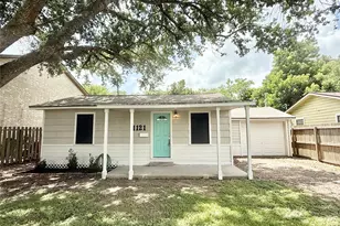 1121 N Chenango St, Angleton, TX 77515 - Photo 1