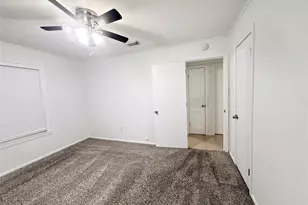 1121 N Chenango St, Angleton, TX 77515 - Photo 13