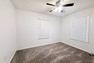 1121 N Chenango St, Angleton, TX 77515 - Photo 17