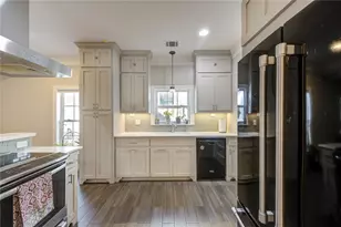 1550 Sue Barnett Dr, Houston, TX 77018 - Photo 13