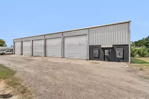 8867 Co Rd 424, Navasota, TX 77868 - Photo 1