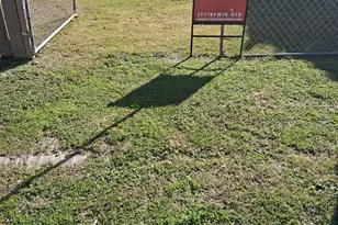 629 E 37th St, Houston, TX 77022 - Photo 1