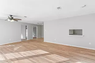 2942 Heritage Colony Dr, Webster, TX 77598 - Photo 5