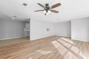 2942 Heritage Colony Dr, Webster, TX 77598 - Photo 3