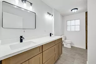 413 Oakhill Dr, Conroe, TX 77304 - Photo 19