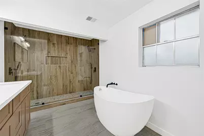 413 Oakhill Drive, Conroe, TX 77304 - Photo 15