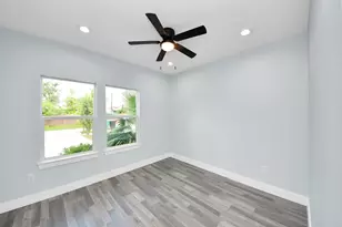 7502 Sandle St, Houston, TX 77088 - Photo 17