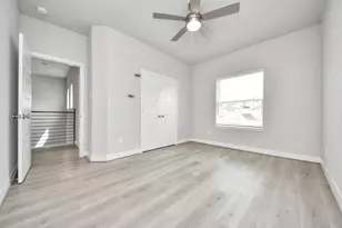 8910 Covenant Pl, Houston, TX 77055 - Photo 21