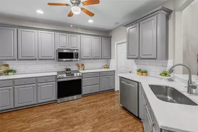 305 Chimney Hill Drive, College Station, TX 77840 - Photo 9